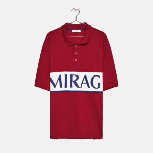 Polo manches longues pour homme avec col boutonné et illustration graphique.