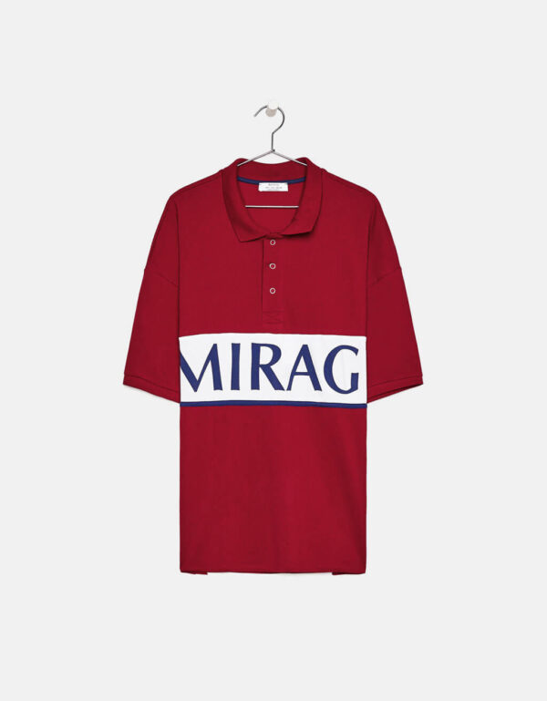 Polo manches longues pour homme avec col boutonné et illustration graphique.
