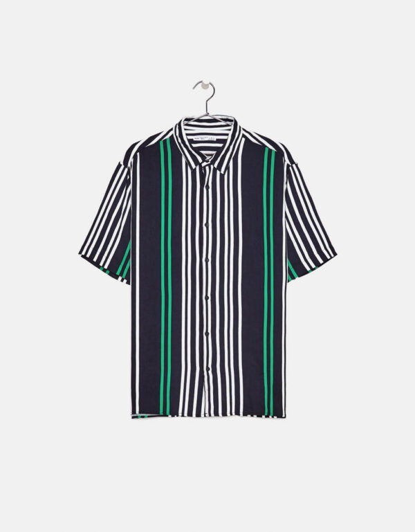 Camicia a maniche corte con righe verticali blu, bianche e verdi