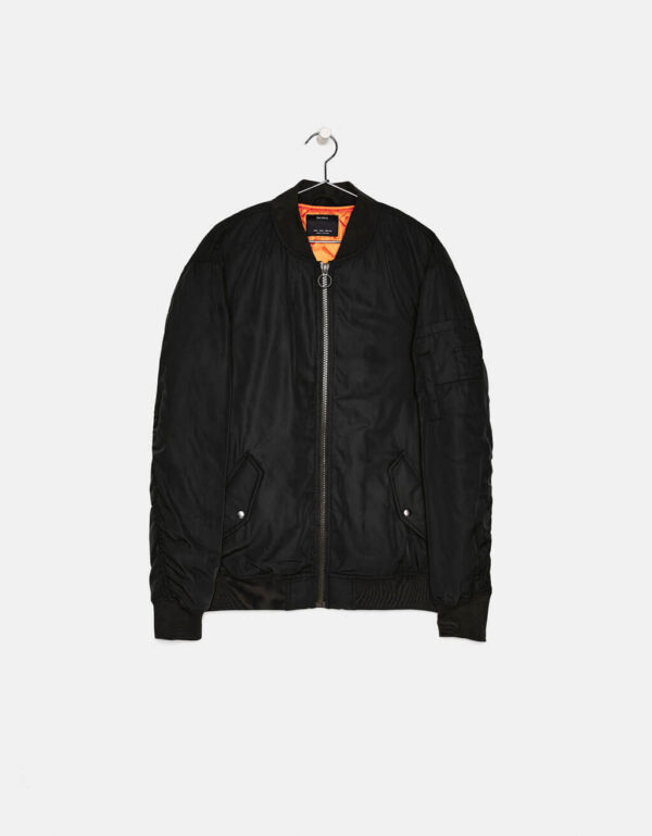 Black Coat Bomber Bershka MA-1 nero con fodera interna arancione